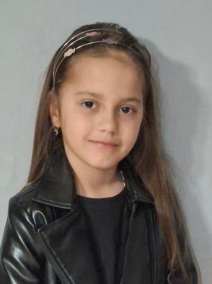 Zara Esztergályos
